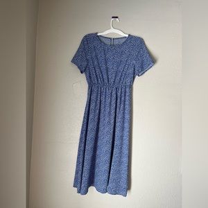 Blue and white women’s flowy maxi dress